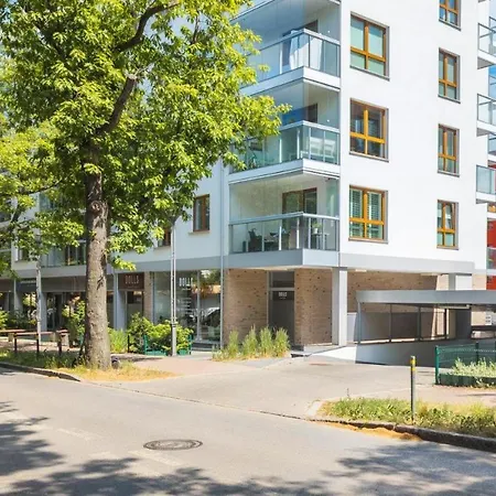 Garnizon With Parking & Balcony شقة